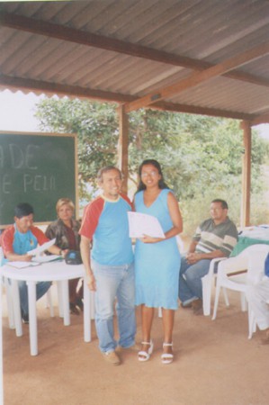 Dir. No encerramento do curso de Bordado 